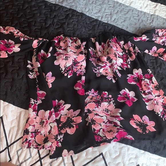 Off the shoulder shirt - Picture 1 of 1